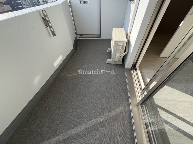 Alivis放出のバルコニー