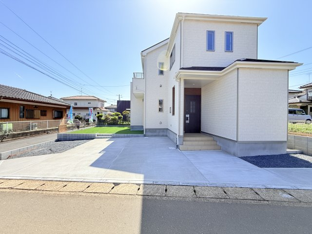 小美玉市栗又四ケ　新築戸建ての駐車場|カースペース並列3台可能♪