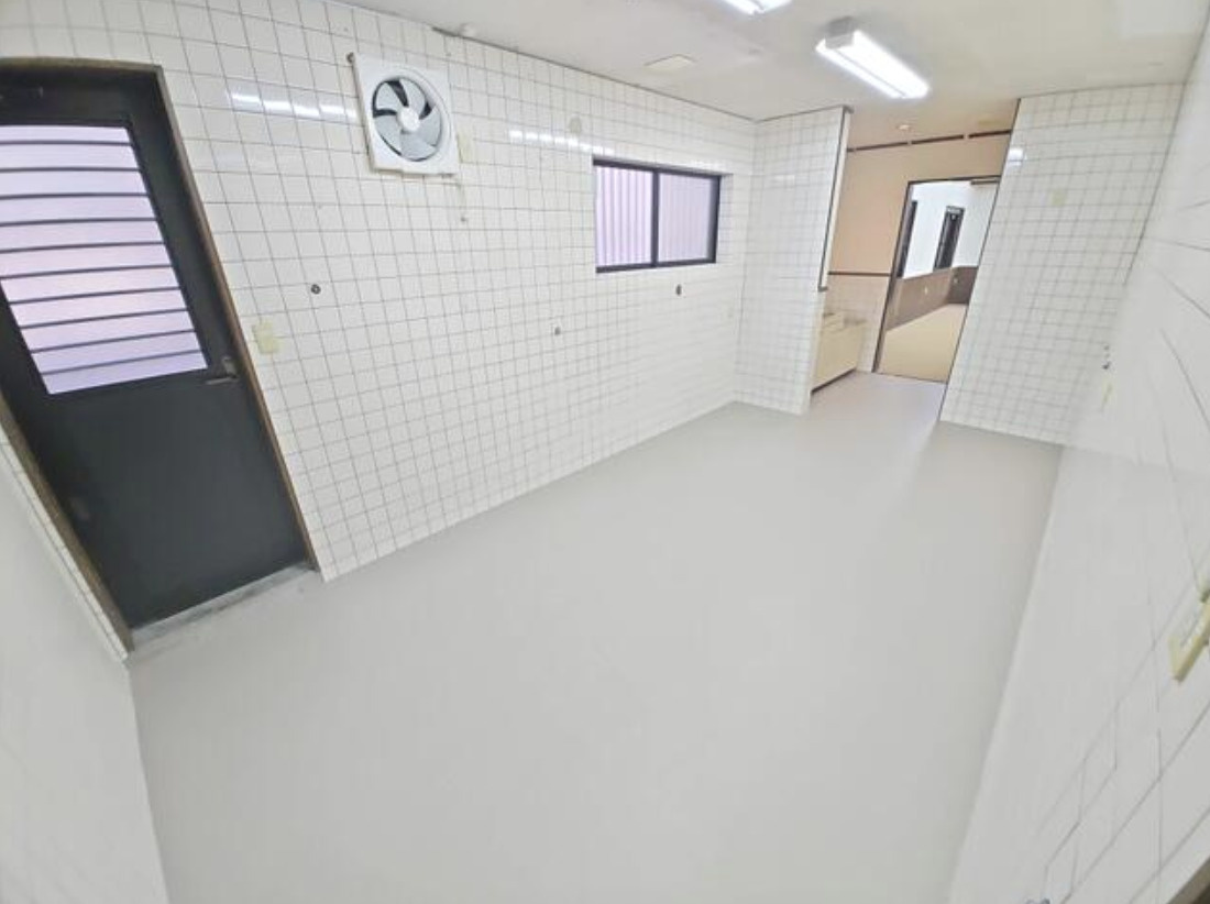 守山市吉身３丁目の店舗事務所の内装
