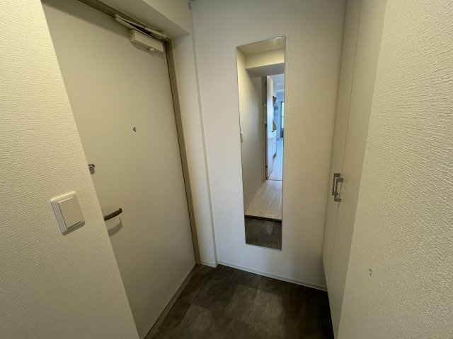 セレニテ難波ミラク参番館の玄関