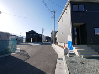 【前面道路含む現地写真】 | 前面道路を北方向に見る