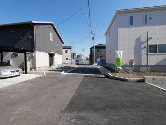 【前面道路含む現地写真】 | 前面道路は南で5ｍです。