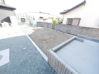 【庭】 | 甲斐市志田 新築戸建全3棟 2号棟 駅歩7分 敷地60坪 | 南向きのお庭 広いお庭で夏はバーベキューなんていかがでしょうか？