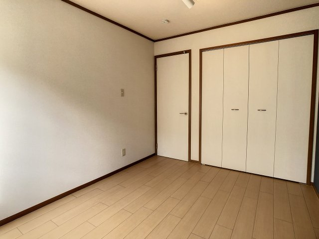 エヴァーグリーンＩの居間・リビング
