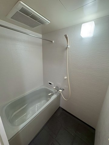 ボヌール宝塚の浴室|コンパクトで使いやすいお風呂です