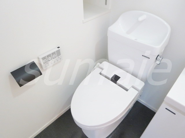 AZEST北赤羽のトイレ|嬉しい温水洗浄便座付のトイレです♪