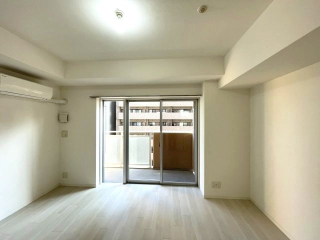 クロスレジデンス大阪新町の洋室