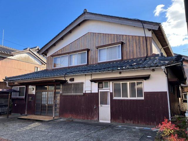 敦賀市松島町中古住宅｜閑静な住宅地 土地80坪以上 駐車3台可