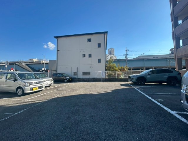 ルビアン津久野の駐車場