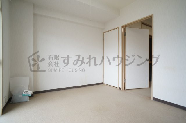 プレアール宝塚泉町の寝室|参考、同建物・反転間取りの号室