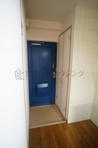 プレアール宝塚泉町の玄関|参考、同建物・反転間取りの号室