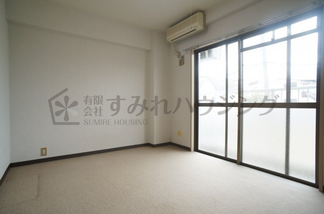 プレアール宝塚泉町の寝室|参考、同建物・反転間取りの号室