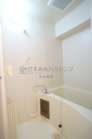 プレアール宝塚泉町の浴室