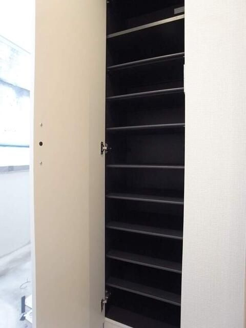リブリ・うえのの玄関