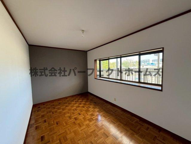 三井南町戸建　賃貸の内装|明るい室内です