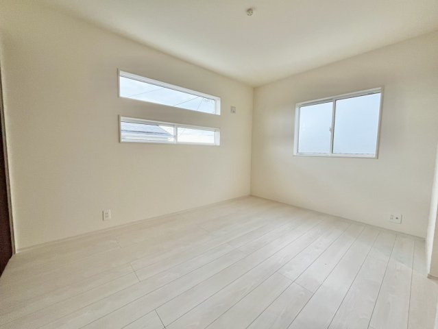 仲介手数料無料 ブルーミングガーデン菊陽町武蔵ヶ丘北1丁目1号棟 武蔵ヶ丘北小・武蔵ヶ丘中の寝室|洋室7.5帖｜主寝室として使える広さ