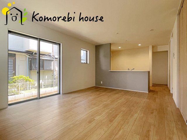 上尾市小泉　新築一戸建て　リーブルガーデン　01の居間・リビング|リビングです