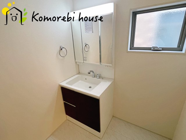 上尾市小泉　新築一戸建て　リーブルガーデン　01の独立洗面台|使いやすい独立洗面台です