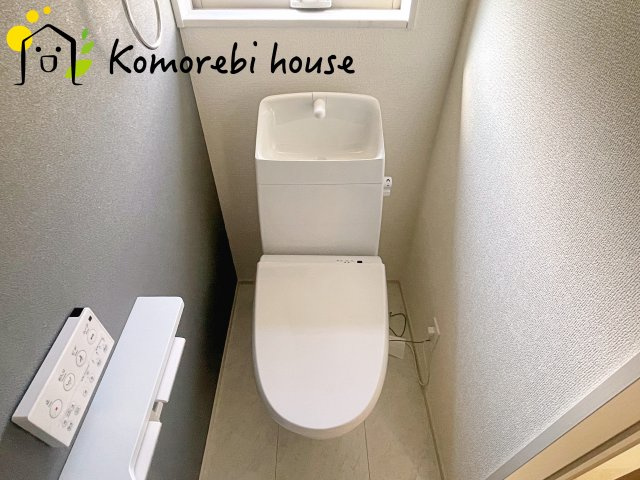 上尾市小泉　新築一戸建て　リーブルガーデン　01のトイレ|コンパクトで使いやすいトイレです