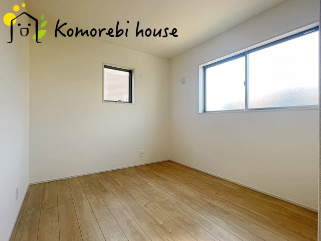 上尾市小泉　新築一戸建て　リーブルガーデン　01の洋室|落ち着いた色調の洋室です