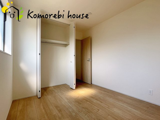 上尾市小泉　新築一戸建て　リーブルガーデン　01の洋室|落ち着いた色調の洋室です
