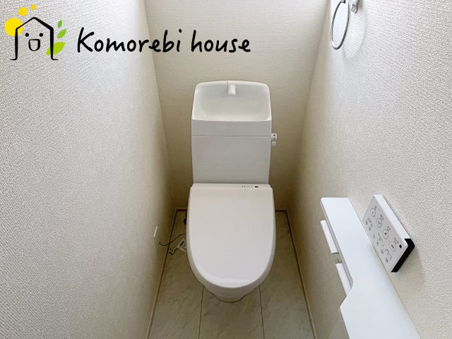上尾市小泉　新築一戸建て　リーブルガーデン　01のトイレ|コンパクトで使いやすいトイレです