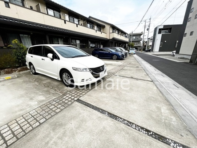 ルーエ雅の駐車場|駐車場です