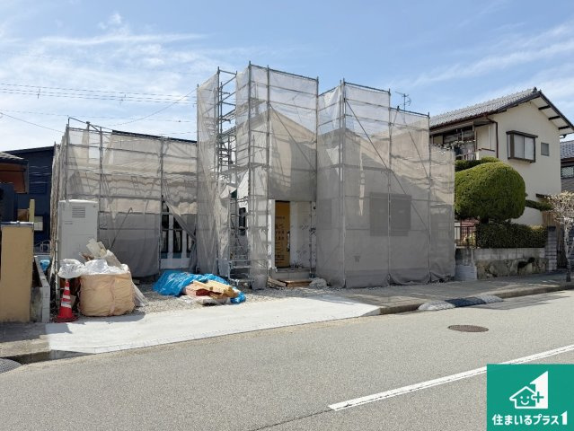 川西市向陽台　第4期　新築一戸建ての外観|周辺は落ち着いた街並みの住宅地！子育てがしやすい住環境です！まだ未完成ですが、現地でしかわからない事もございます。是非一度ご覧ください。