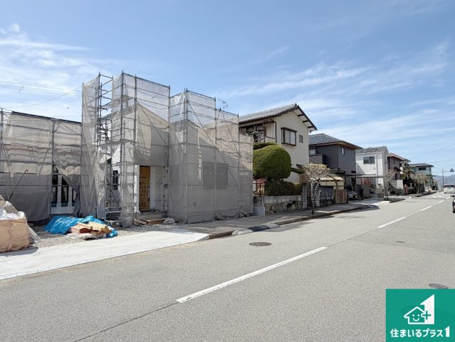 川西市向陽台　第4期　新築一戸建ての前面道路含む現地写真|周辺は落ち着いた街並みの住宅地！子育てがしやすい住環境です！まだ未完成ですが、現地でしかわからない事もございます。是非一度ご覧ください。