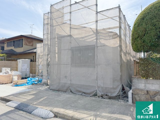 川西市向陽台　第4期　新築一戸建ての外観|周辺は落ち着いた街並みの住宅地！子育てがしやすい住環境です！まだ未完成ですが、現地でしかわからない事もございます。是非一度ご覧ください。