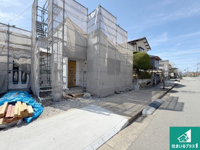 川西市向陽台　第4期　新築一戸建ての前面道路含む現地写真|周辺は落ち着いた街並みの住宅地！子育てがしやすい住環境です！まだ未完成ですが、現地でしかわからない事もございます。是非一度ご覧ください。