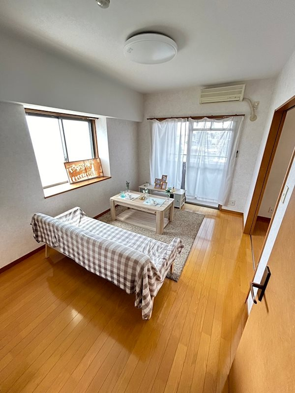 熊本市中央区黒髪２丁目の賃貸マンションの居間・リビング