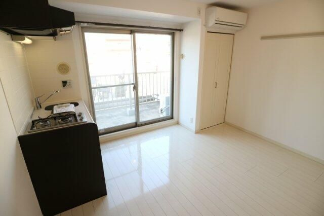 プライムアーバン西早稲田の居間・リビング