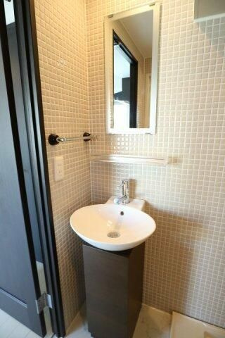 プライムアーバン西早稲田の洗面所