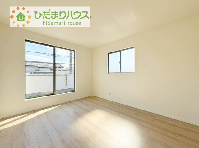 【洋室】 | 我孫子市湖北台5丁目11番　新築戸建　B号棟 | 広めの主寝室は、ベッドの他にもパソコンデスクやドレッサーなども置けちゃいます(*^-^*)