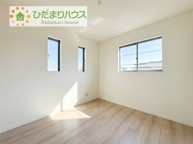 【洋室】 | 我孫子市湖北台5丁目11番　新築戸建　B号棟 | 窓が多く、明るい空間を演出してくれます(*^^*)