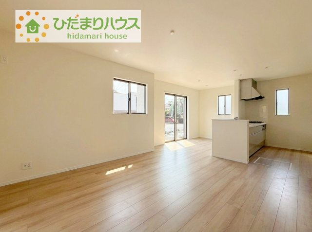 【居間・リビング】 | 我孫子市湖北台5丁目11番　新築戸建　B号棟 | 早くお仕事終わらせて、家に帰りたくなるようなリビングです(^^♪