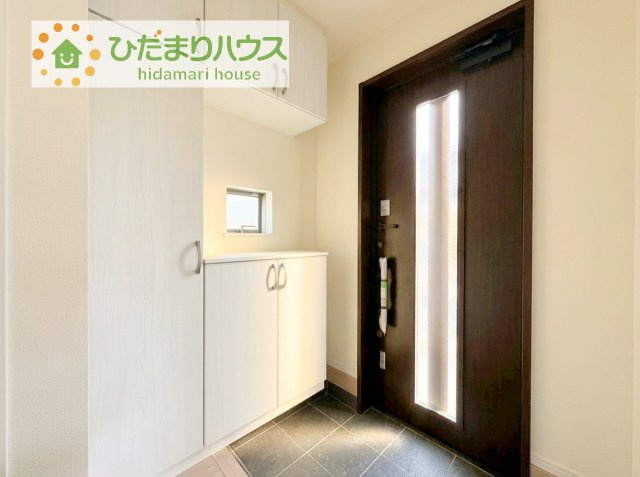 【玄関】 | 我孫子市湖北台5丁目11番　新築戸建　B号棟 | 丁度良い靴箱のサイズ♪これだけあれば家族全員の靴がしまえてスッキリ(^O^)