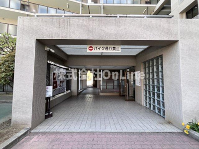 【エントランス】 | ファミールハイツ八尾B棟