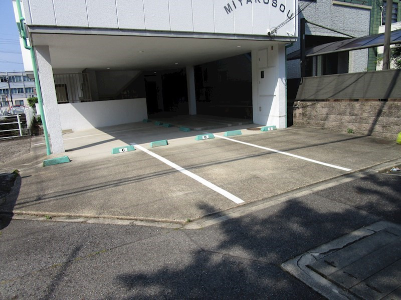 ＭＩＹＡＫＯＳＯＵの駐車場