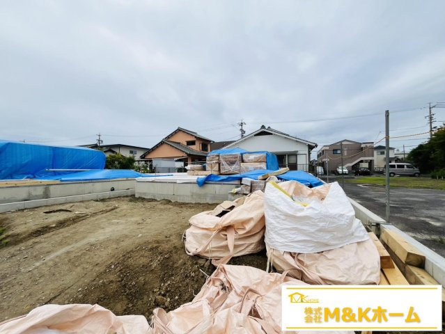 常滑市新田町3丁目　全2棟　1号棟の外観|R8.6.15撮影　基礎完成です♪　並列駐車2台可能☆