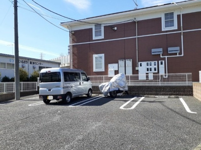 【駐車場】 | サニーレジデンス | 駐車スペースもあります
