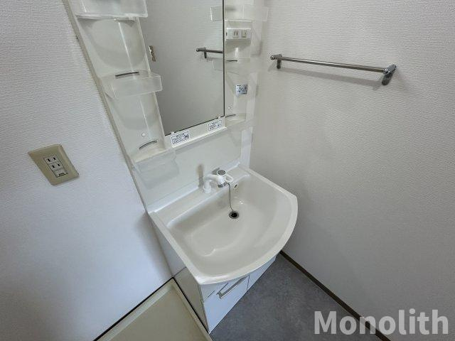 ハーベスト藤原B棟の独立洗面台
