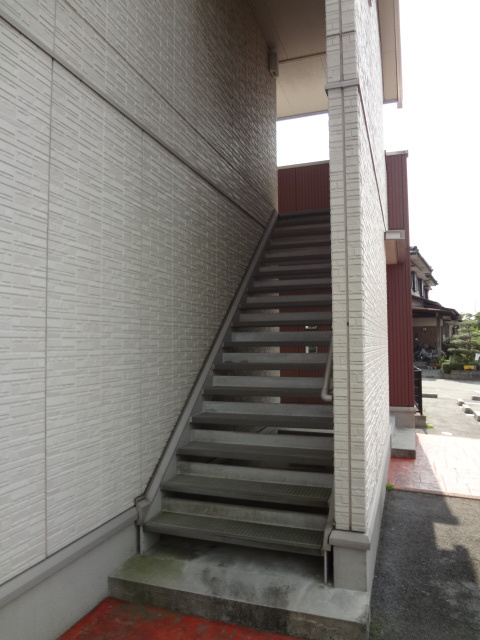 ロイヤル・レセンテ B棟のエントランス