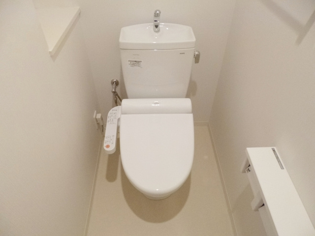 プリムベール新田のトイレ|トイレは洗浄、暖房便座付きです