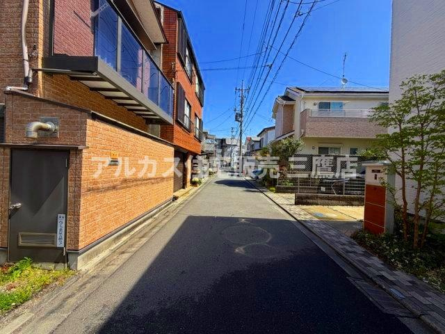狛江市中和泉5丁目 京王線 国領駅 売地の前面道路含む現地写真