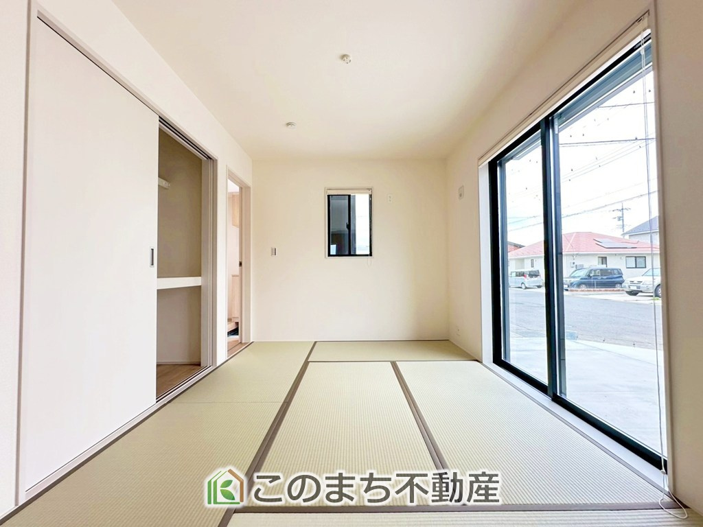 LiveleGarden.S栃木市都賀町升塚第2の和室|LDKに隣接しており、シーンに合わせて一体利用も可能です♪お子様のお昼寝スペースやプレイルーム・家事室・客間など、多目的にお使いいただけます。
