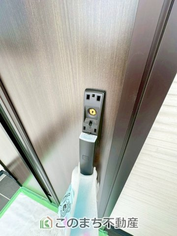 LiveleGarden.S栃木市都賀町升塚第2の設備|玄関のカギはワンタッチでダブルロックが可能なカードキーを採用しております☆
