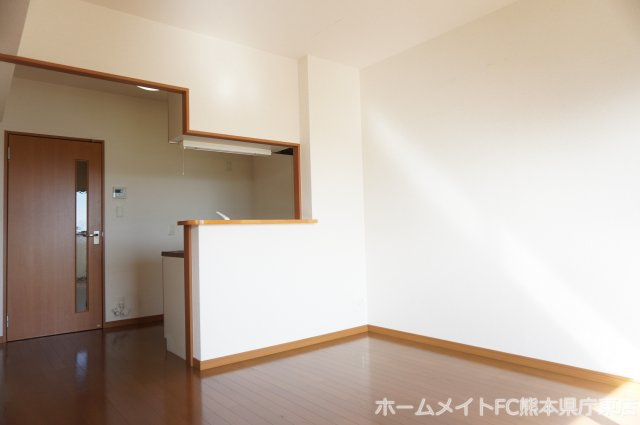 熊本市東区保田窪５丁目の賃貸マンションの居間・リビング