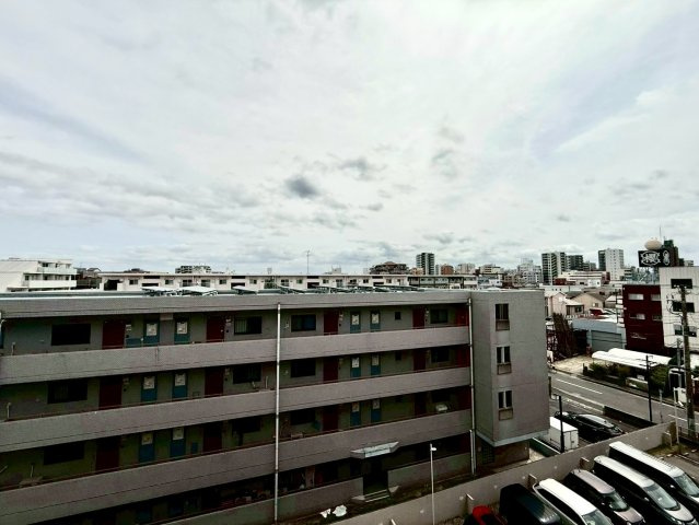 トーア浦安マンションA棟の展望|視界が大きく広がる開放的な眺望は、日々の暮らしにゆとりと安らぎをもたらします。